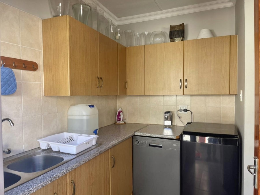 To Let 3 Bedroom Property for Rent in Melodie North West
